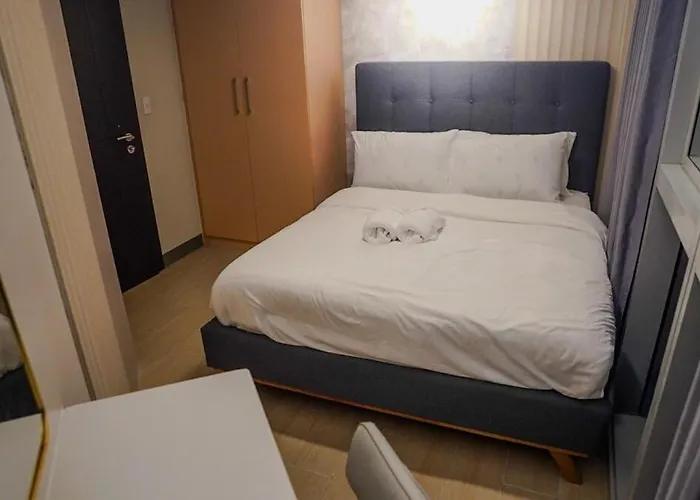 Luxury 2br In Uptown Parksuites Bgc Balcony & Prime Location Apartment *