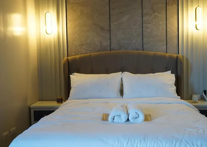 Luxury 2br In Uptown Parksuites Bgc Balcony & Prime Location Apartment Manila