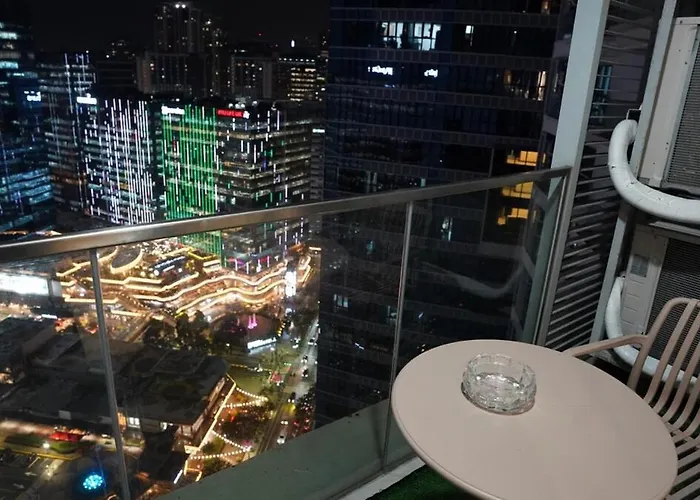 Luxury 2br In Uptown Parksuites Bgc Balcony & Prime Location Manila
