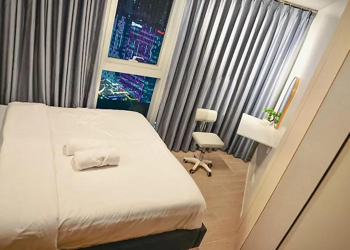 Luxury 2br In Uptown Parksuites Bgc Balcony & Prime Location *