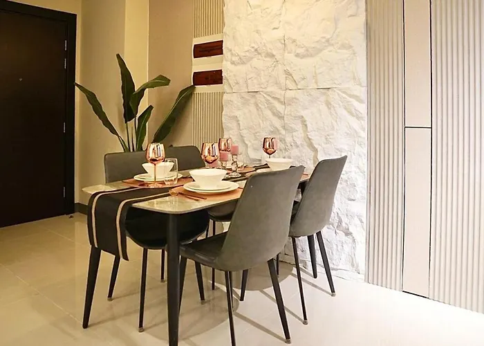 Luxury 2br In Uptown Parksuites Bgc Balcony & Prime Location Apartment *