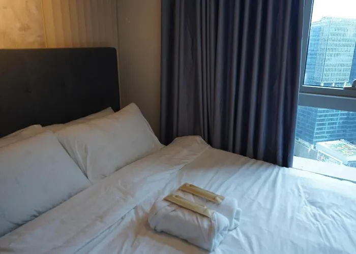 Luxury 2br In Uptown Parksuites Bgc Balcony & Prime Location