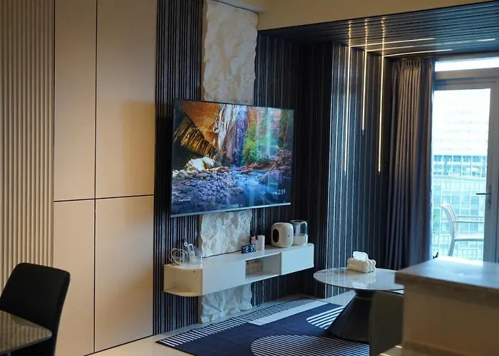 Luxury 2br In Uptown Parksuites Bgc Balcony & Prime Location Apartment